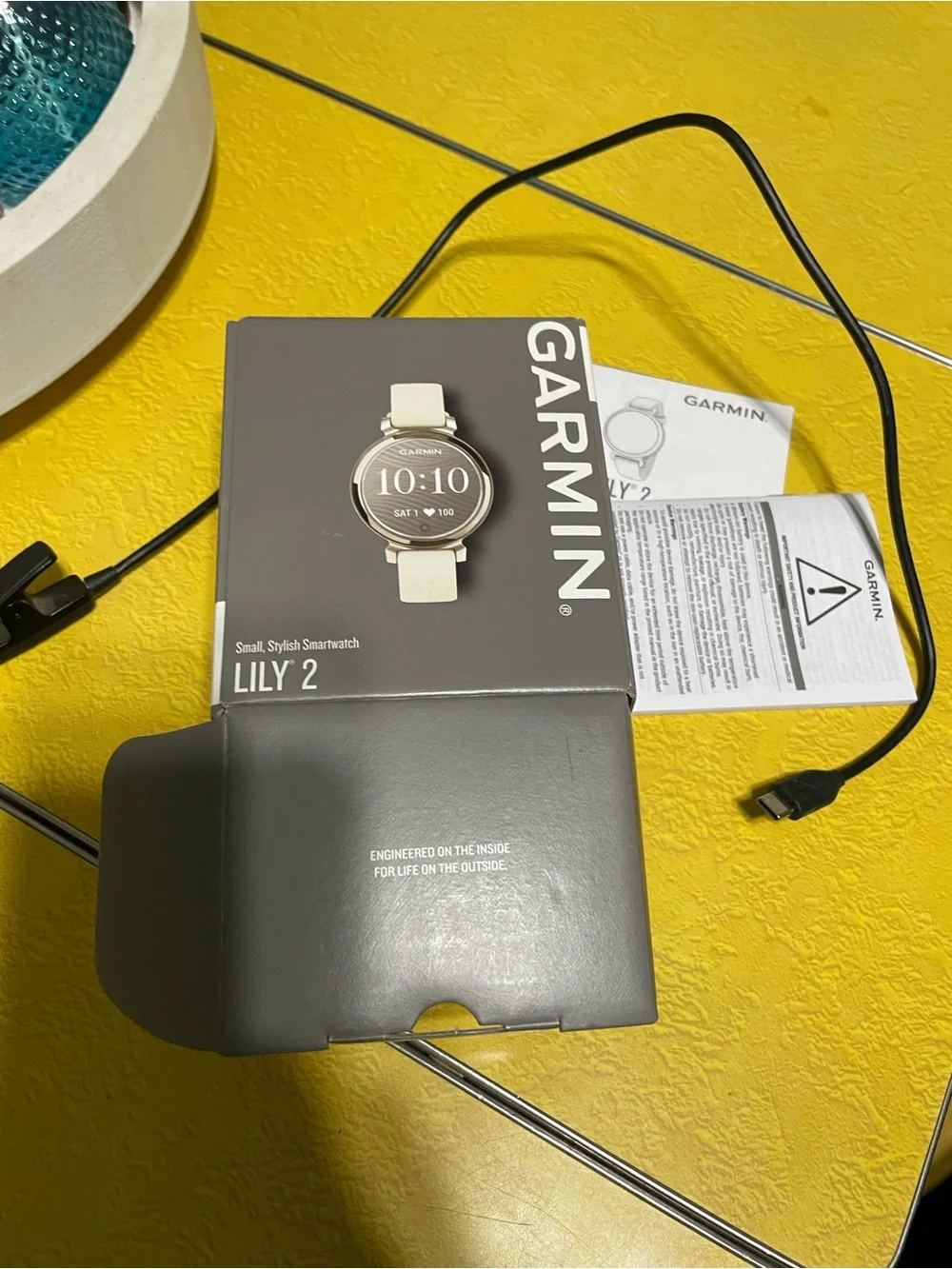 Garmin Lily 2 Smartwatch - Cream and Gold Accent
